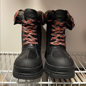 *NEW* UGG Kids Black Boots with Red Laces